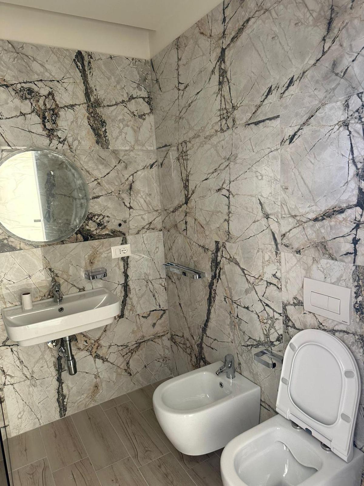 Laid Hotel Влёра Экстерьер фото