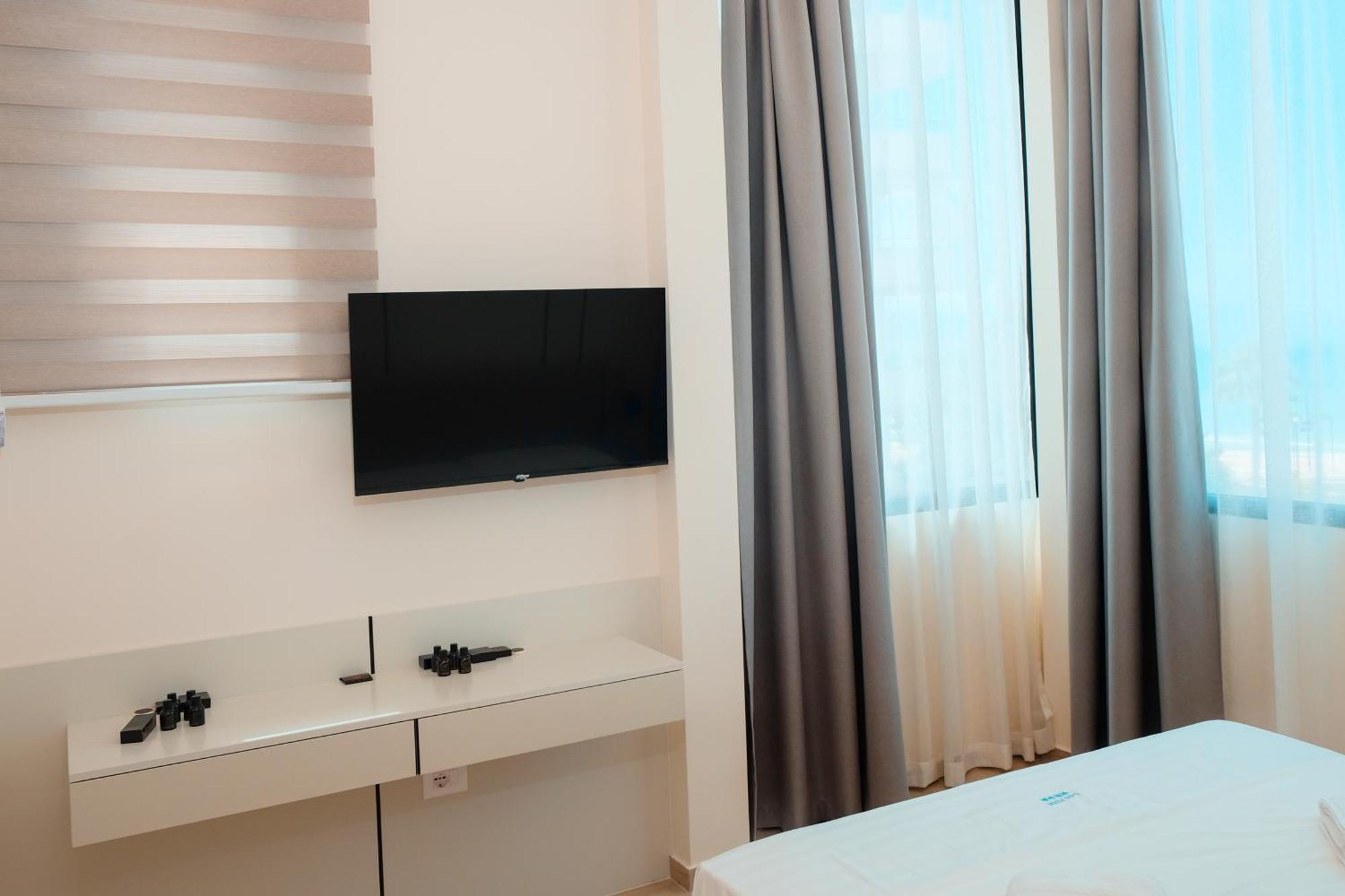 Laid Hotel Влёра Экстерьер фото