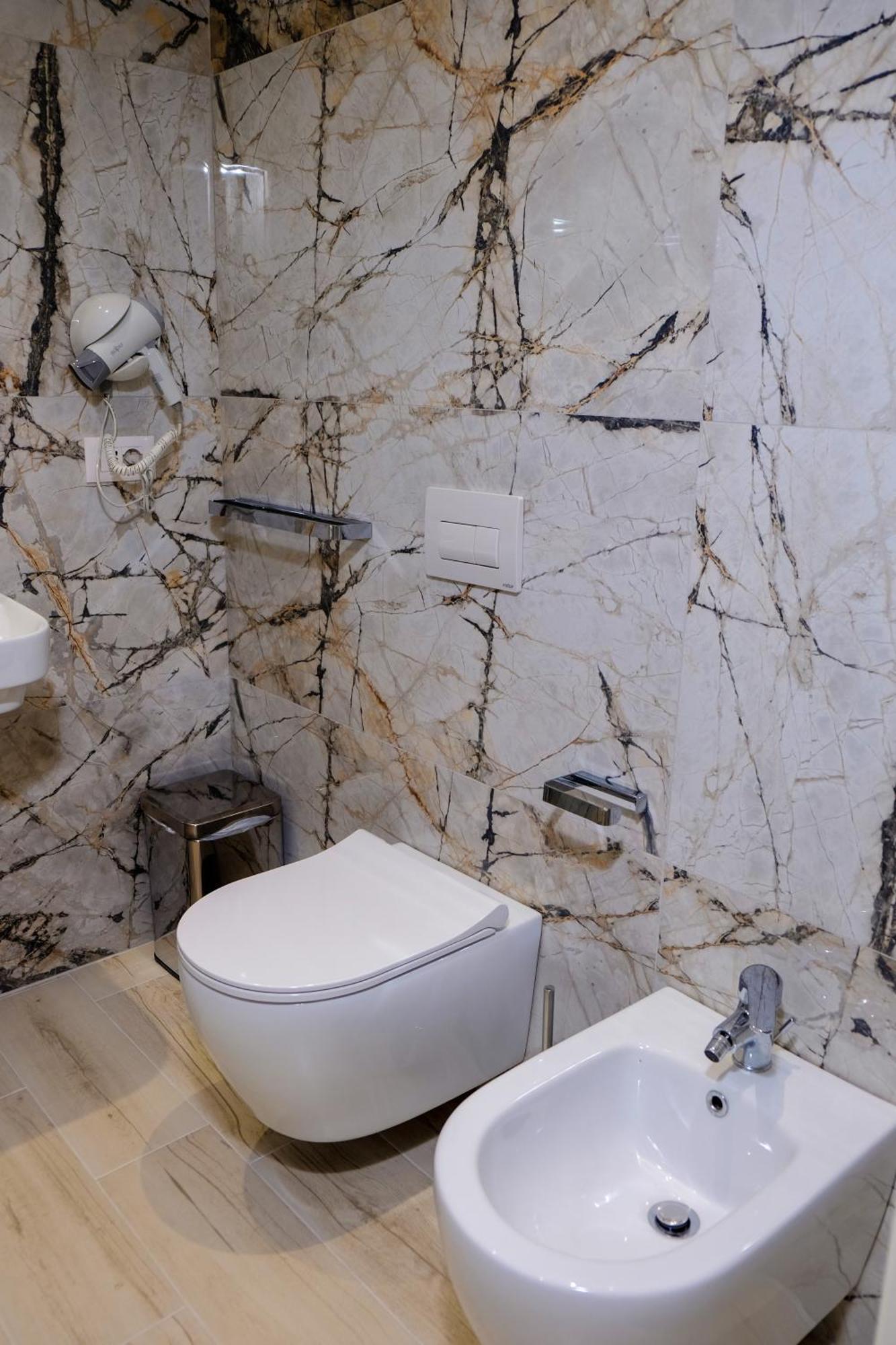 Laid Hotel Влёра Экстерьер фото