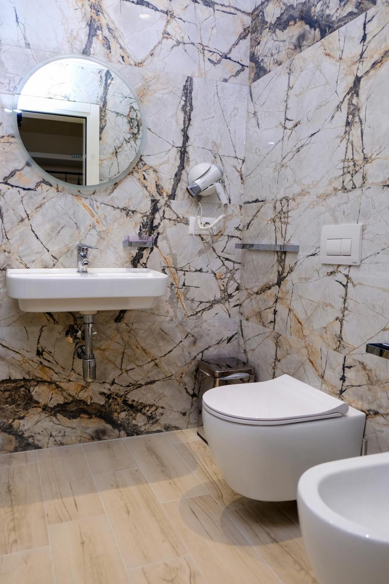 Laid Hotel Влёра Экстерьер фото