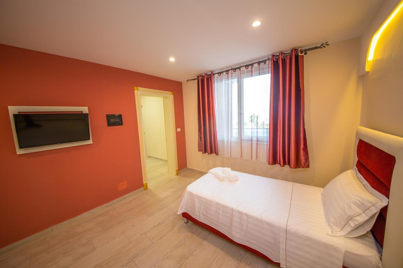 Laid Hotel Влёра Экстерьер фото